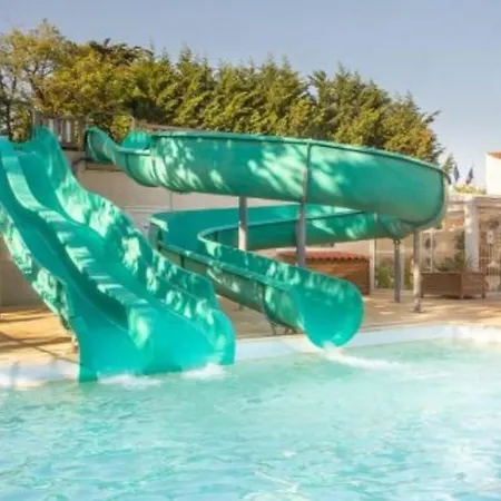 אתר קמפינג Mobil-home Pour 4 Personnes Avec Terrasse - Api-1-52-341 *