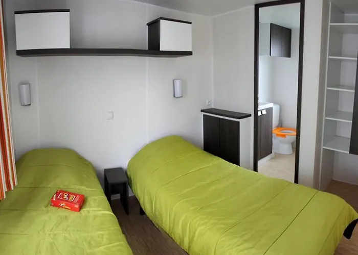 אתר קמפינג Mobil-home Pour 4 Personnes Avec Terrasse - Api-1-52-341 *