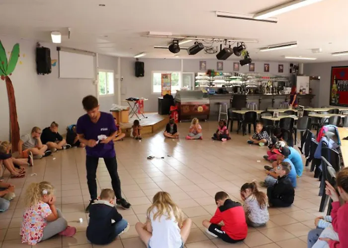 Mobil-home Pour 4 Personnes Avec Terrasse - Api-1-52-341