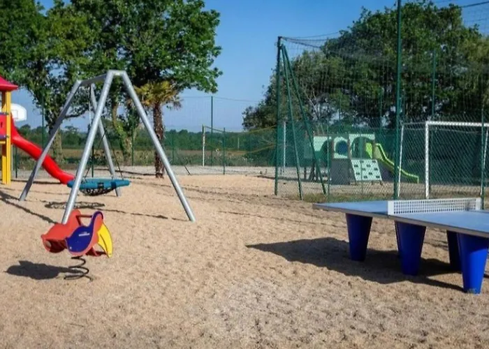 אתר קמפינג Mobil-home Pour 4 Personnes Avec Terrasse - Api-1-52-341 Brétignolles-sur-Mer