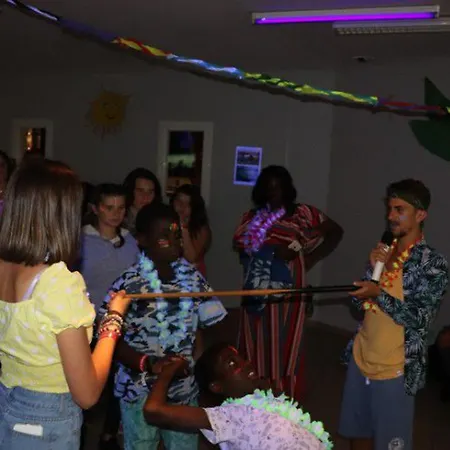 Mobil-home Pour 4 Personnes Avec Terrasse - Api-1-52-341 مكان تخييم *