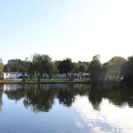 Mobil-home Pour 4 Personnes Avec Terrasse - Api-1-52-341 *