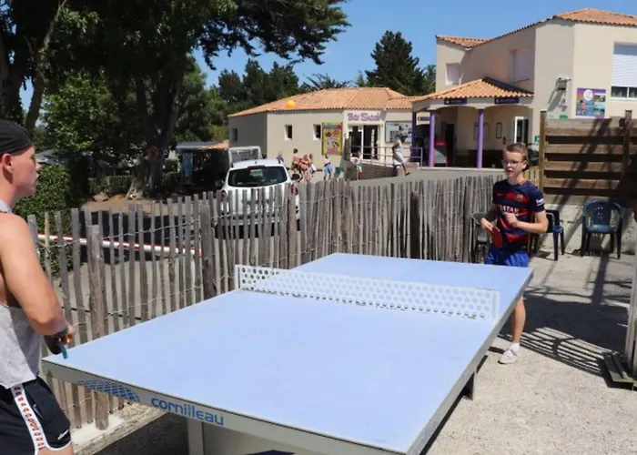 Mobil-home Pour 4 Personnes Avec Terrasse - Api-1-52-341 * Brétignolles-sur-Mer